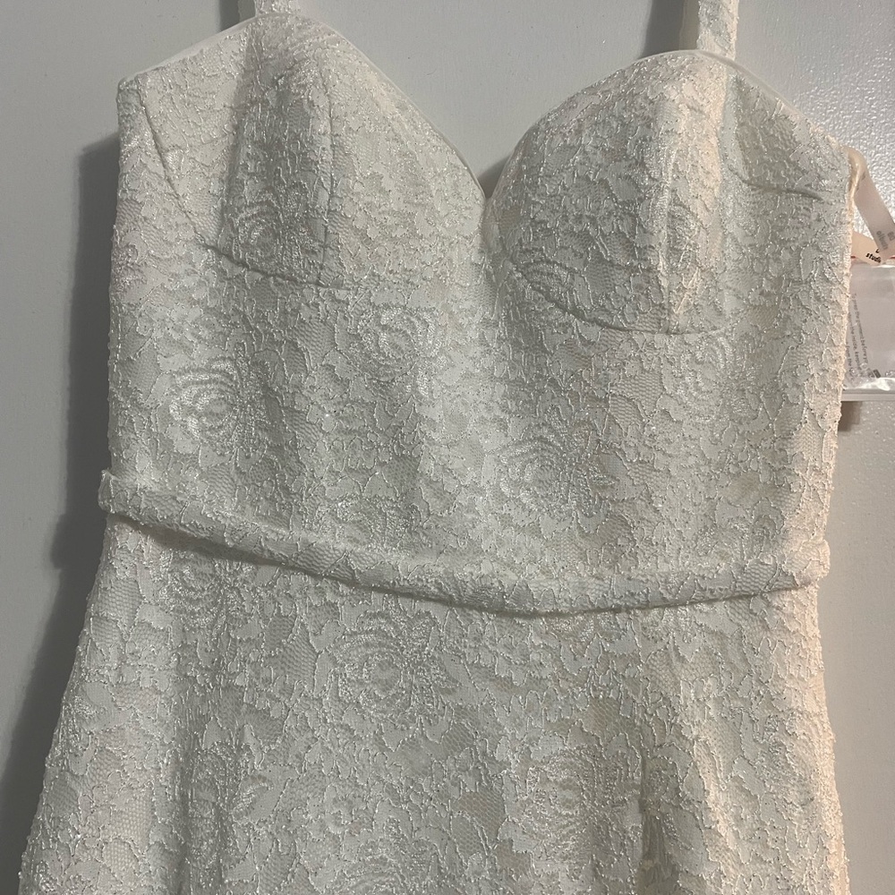Chic White Lace Wedding Dress - Picture 8 of 8